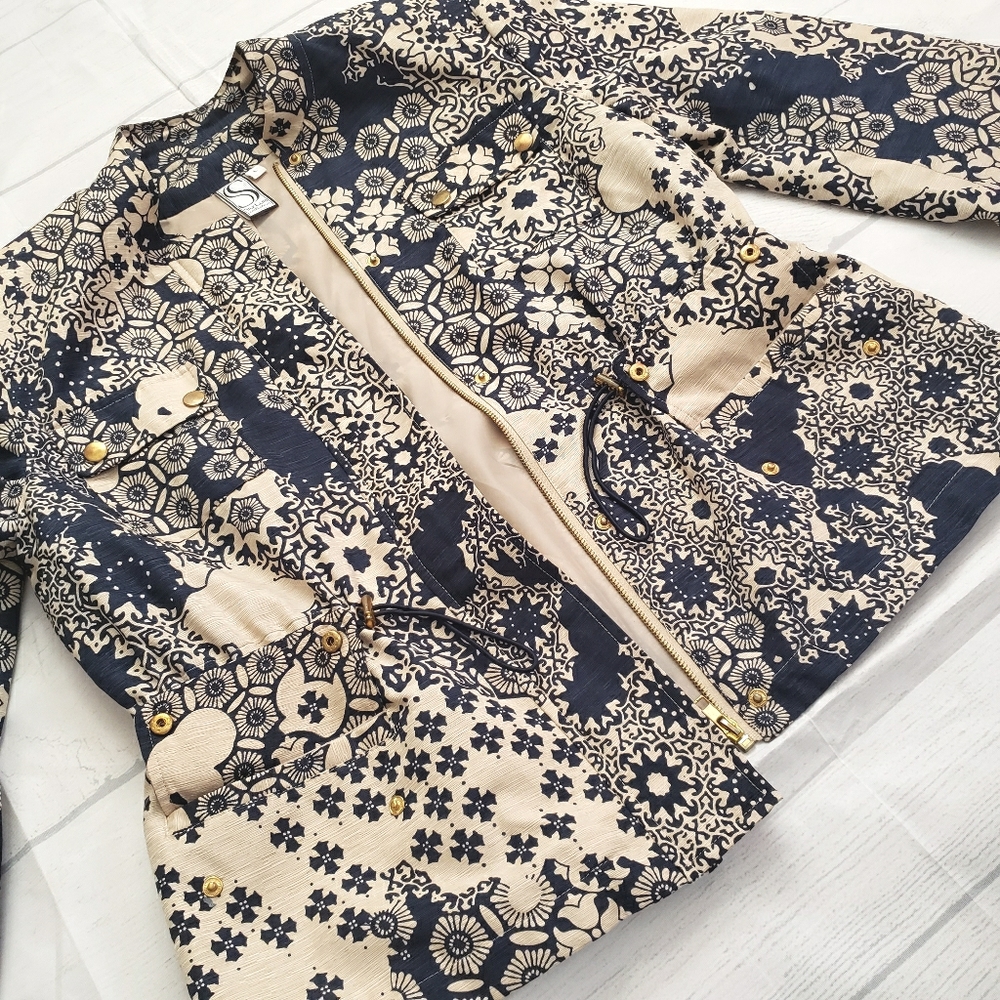SilkLand Floral Print Utility Jacket in Navy and Cream
